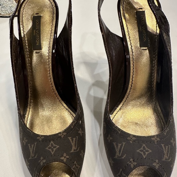 Louis Vuitton, monogram, Peep Toe, Sling Back, high heel With gold hardware. - Picture 3 of 11